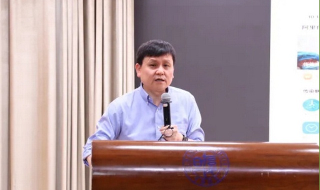 张文宏谈劝人学医天打雷劈_https://www.izongheng.net_快讯_第1张