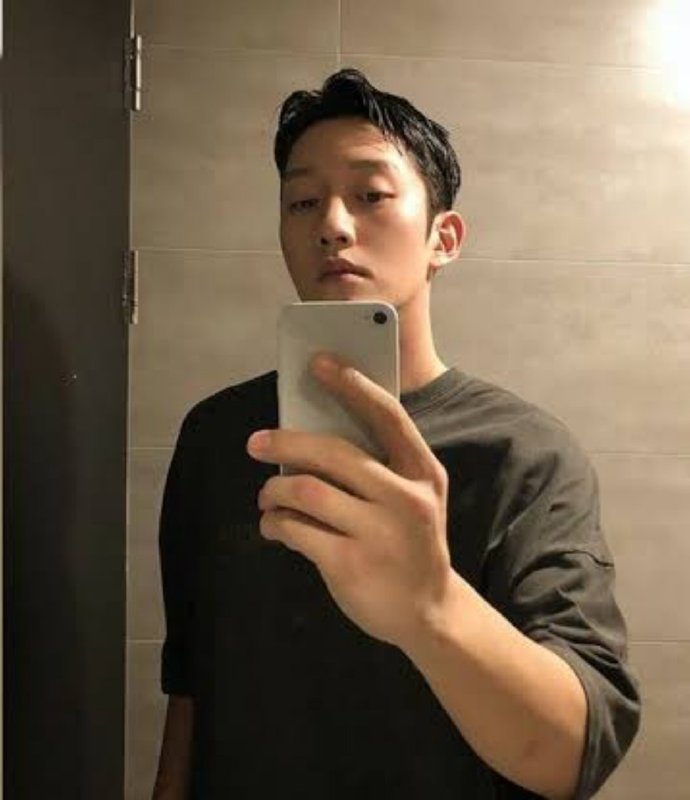 具荷拉在胜利事件里帮记者找线索_https://www.izongheng.net_影像记录_第2张