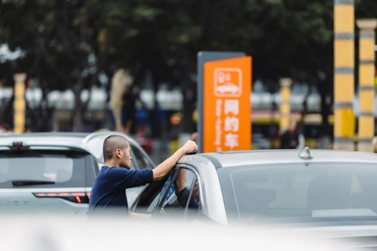 [一种声音]网约车，多少人失业的退路，不好干了