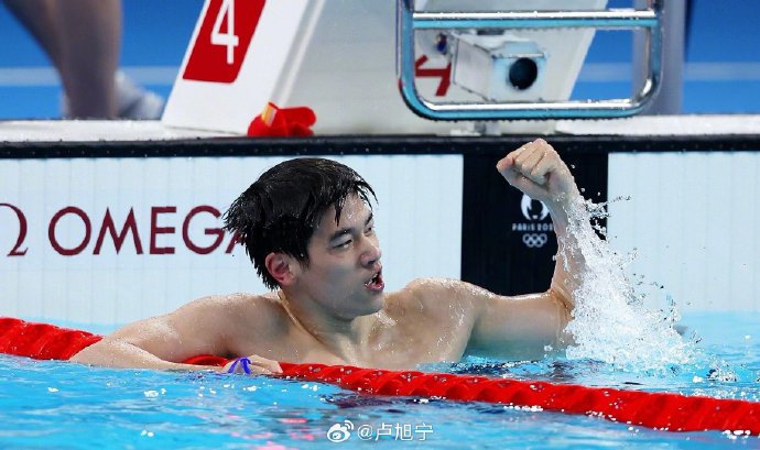 哈哈哈哈小朋友的梦想能实现了_https://www.izongheng.net_影像记录_第2张